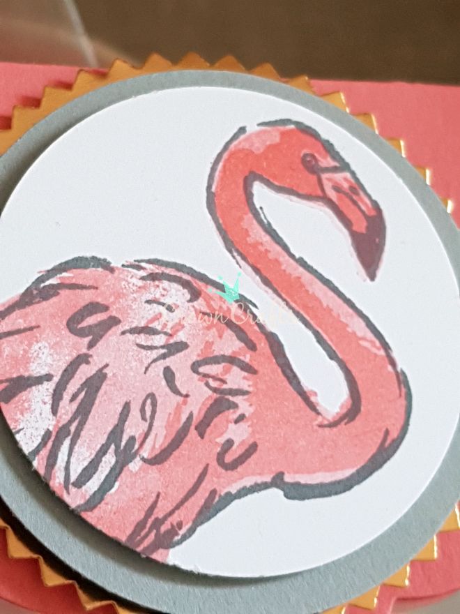3. Variante, Umrandung Schiefergrau, flächige Füllung Flamingorot - einmal vorher abgestempelt, Akzente Flamingorot...