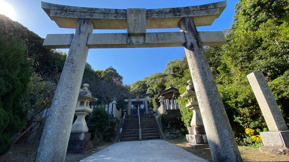 楯崎神社正面