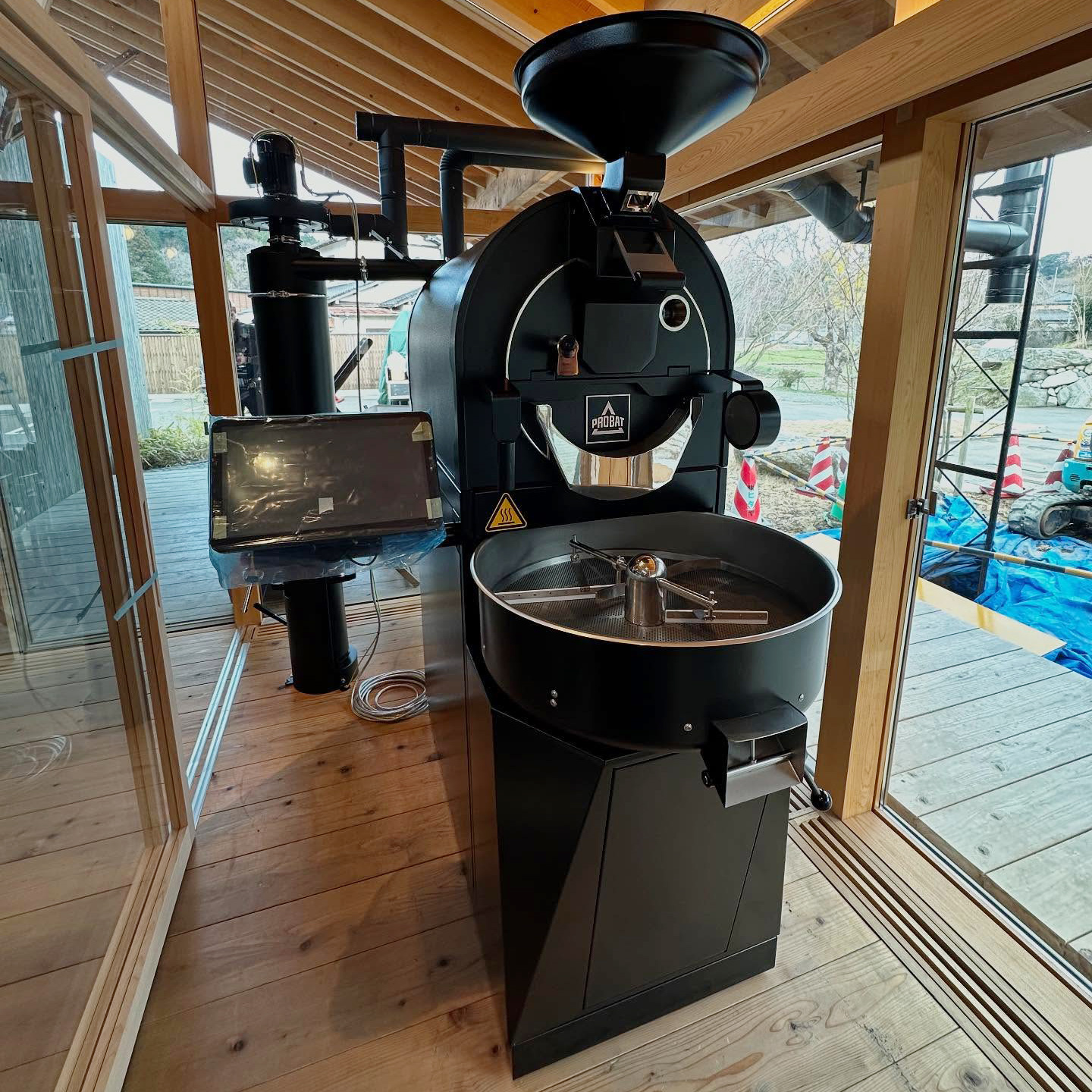 福岡小石原にコーヒー焙煎機を納品させていただきました