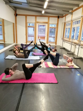 Pilates Matten Training bei Daniela Sauter in Wasserburg am Bodensee
