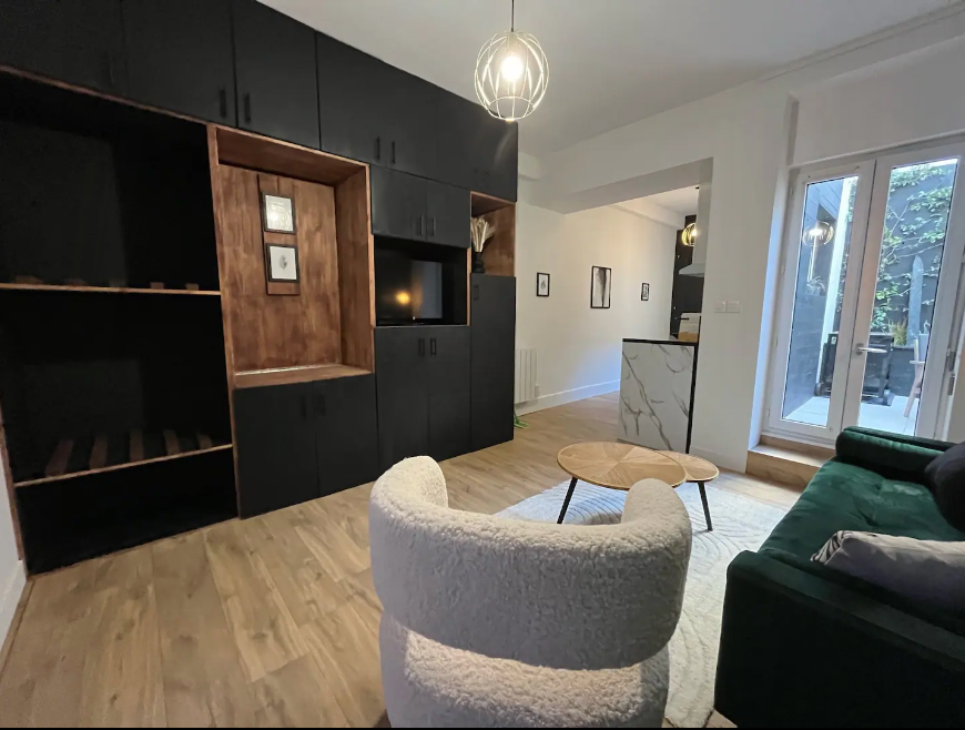 Location saisonnière, meuble sur mesure, Reims, rénovation appartement, décoration, jacuzzi.  Architecte d'intérieur Reims.