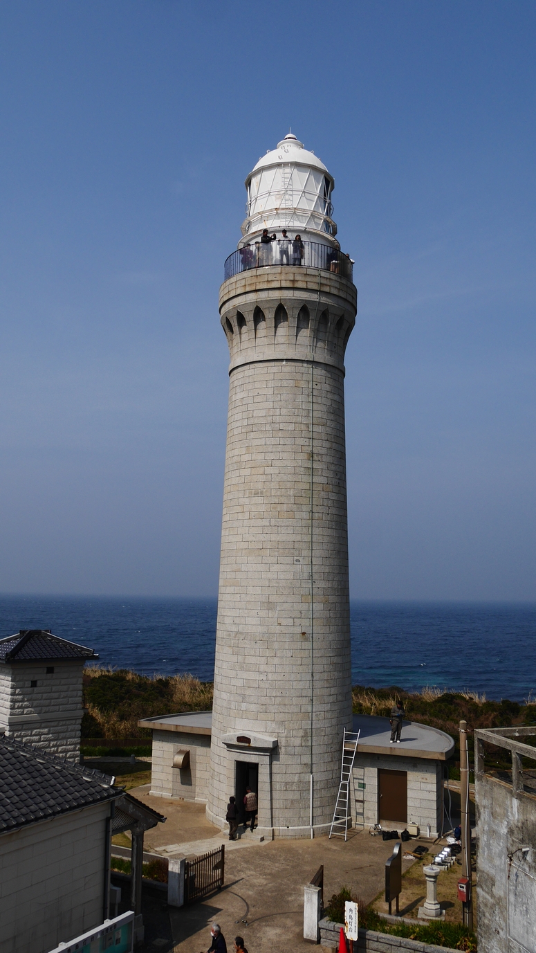 角島灯台　明治9年完成の石造灯台