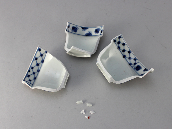 割れてしまった陶器の金継ぎ修理