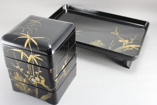 木製重箱とヒビの入った台の部分修理 - 漆器修理 ヒロセ