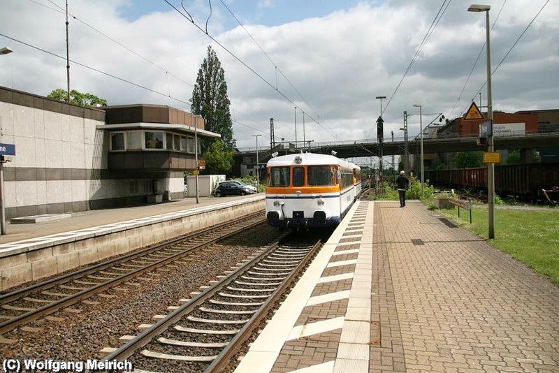 Der "Stahlstadtexpress" mit Abfahrt am Peiner Bahnhof Richtung Braunschweig