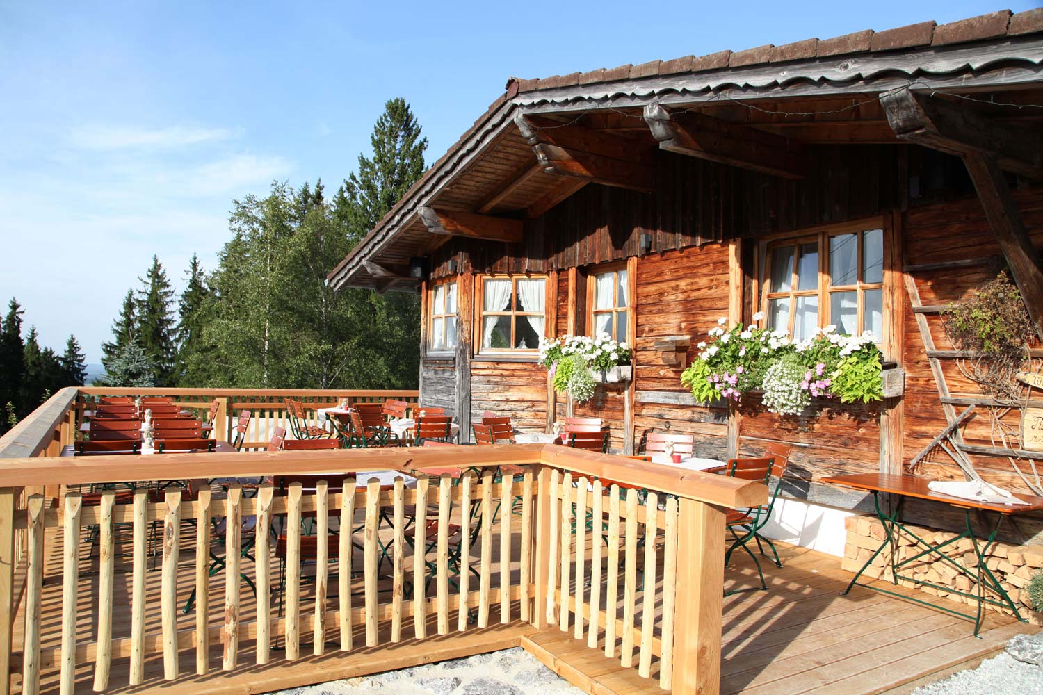 Terrasse mit Bergblick