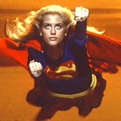 Szenenfoto aus dem Film "Supergirl" (GB/USA 1984) von Jeannot Swarc; Helen Slater als Supergirl