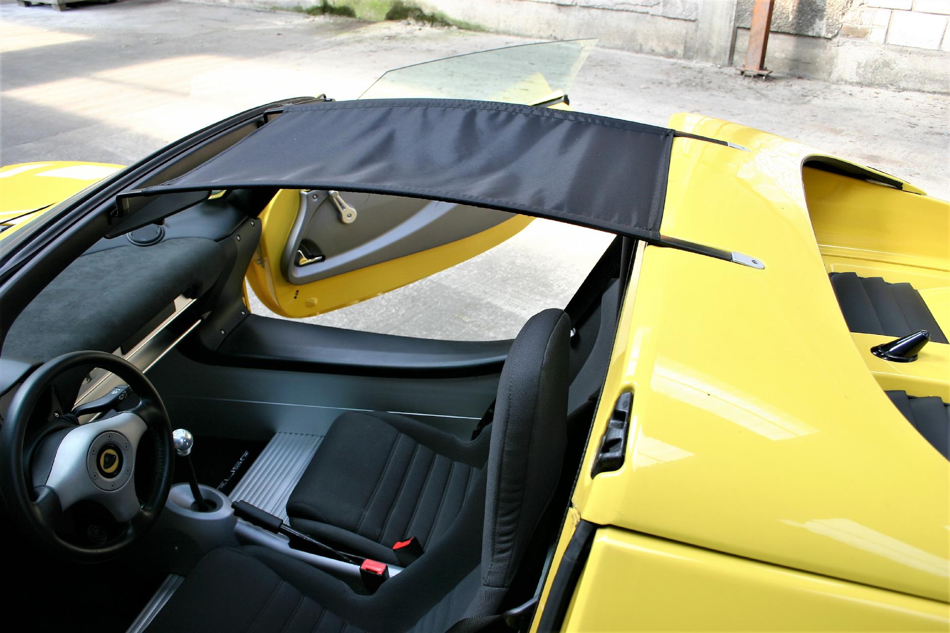 Lotus Elise Mk2 mit Windabweiser als Dach