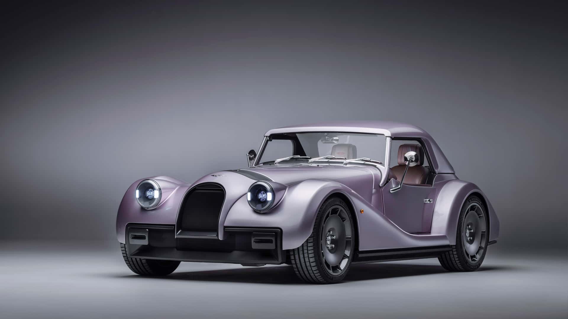 Morgan Supersport im Studio schräg links