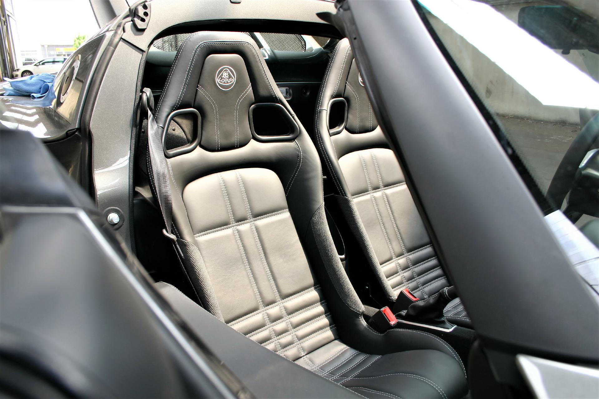 Lotus Elise Sport 220 MY 17,5 Sitze