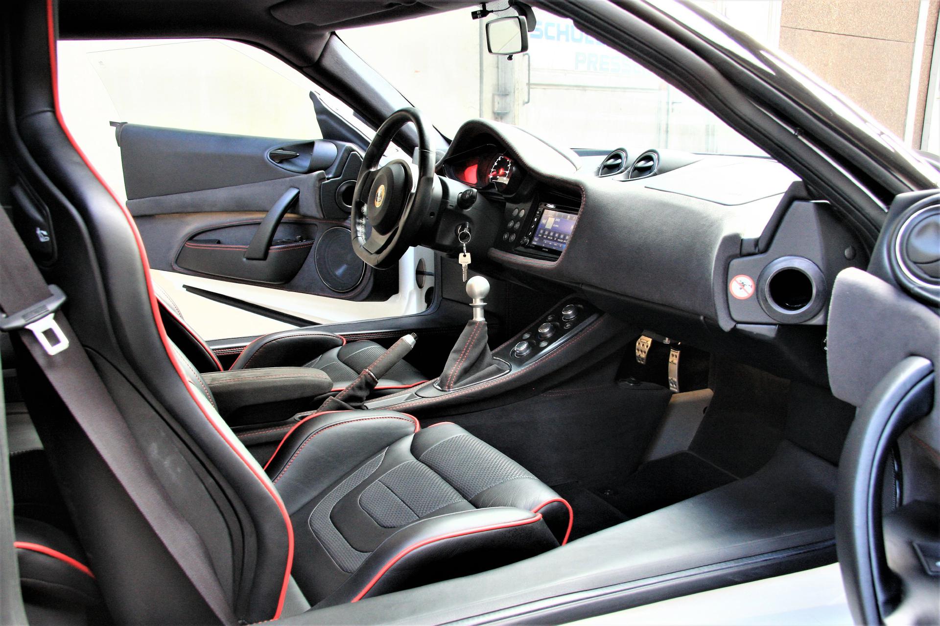 Lotus Evora SPORTS RACER S Cockpit