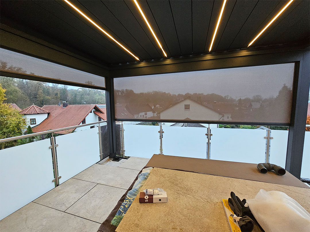 Aufsatzscreens an Terrassenüberdachung nachträglich in Dingolfing