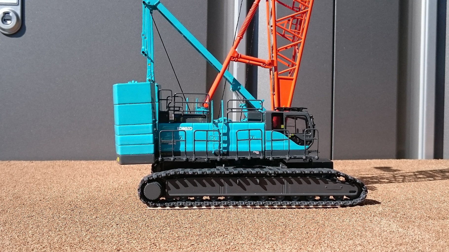 1/50 KOBELCO CKS 2500 ケンクラフト クローラー クレーン 強う 1/50 KOBELCO CKS 2500 ケンクラフト クローラー クレーン 強う