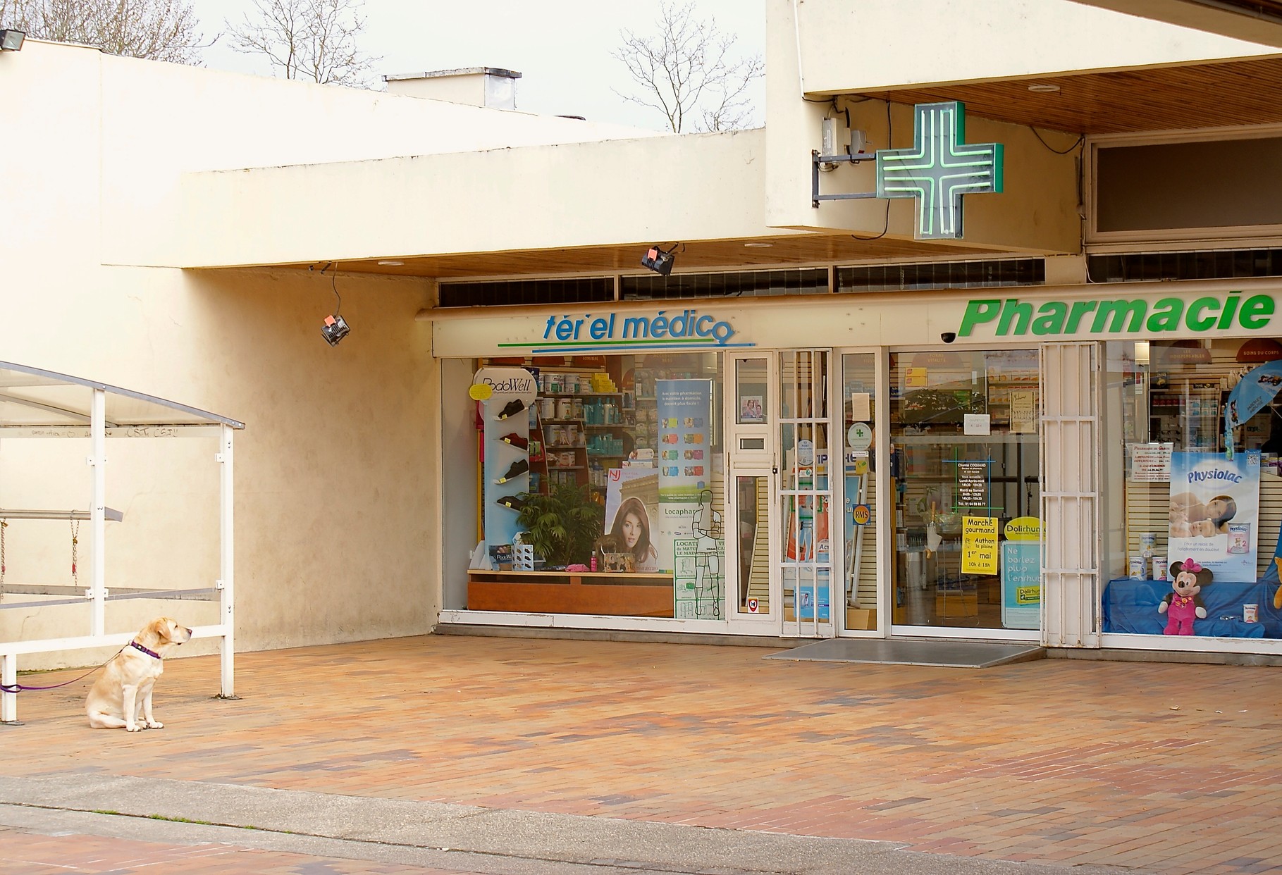 L’attente, Série insolite, Dourdan, A. Figgis 2013