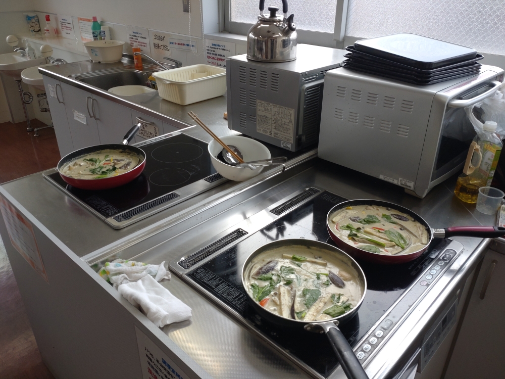『ランチでいっぷく』ではグリーンカレーを提供