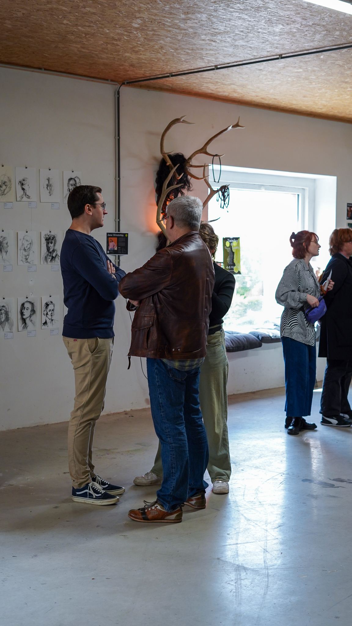 Es waren wirkliche viele Kunst begeisterte BesucherInnen über die ganze Zeit da