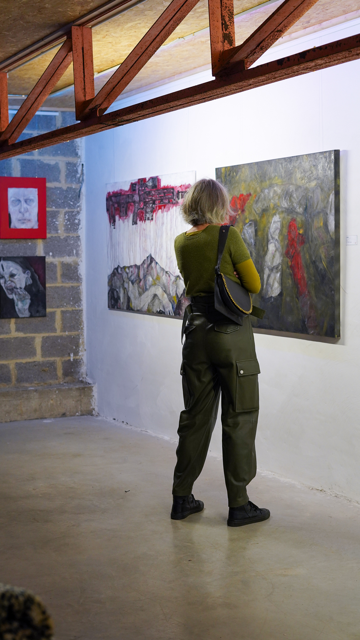 Joschkas stimmungsvolle Kunstwerke lassen die BesucherInnen immer wieder verweilen und nachdenken