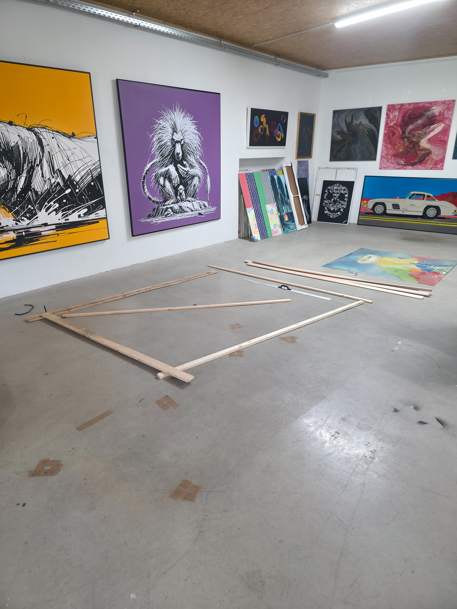 Anfangsphase Entstehung von "THE WALL HAS EYES", Kunstwerk/Gemälde von Martin Lingens, schwarz-weißer Afrikanischer Büffel auf grünem Hintergrund