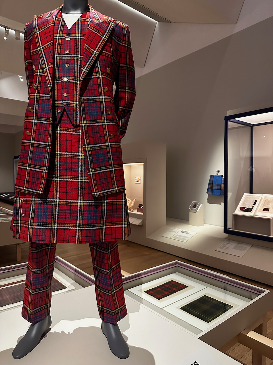 Travels in Scotland Post 2: Tartan at the Victoria & Albert Museum, Dundee