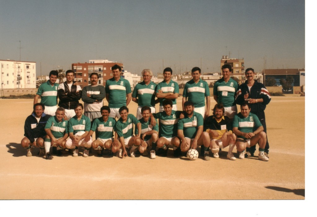 Equipo de casados partido de futbol en la Fiesta del Feriante