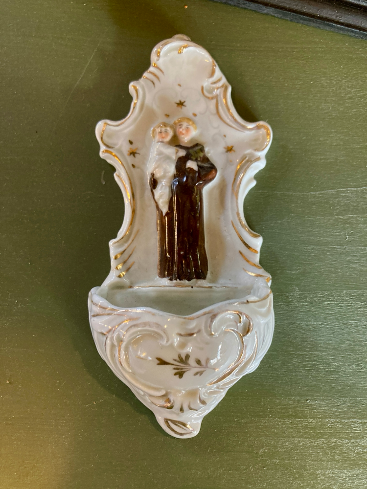 Bénitier porcelaine de Paris (St Antoine)
