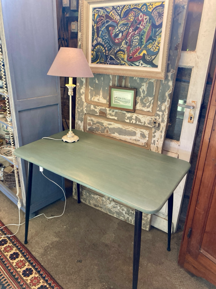 Table  piétement fer et plateau bois années 60