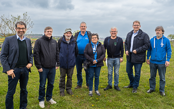 NABU - Gruppenbild mit Besuch