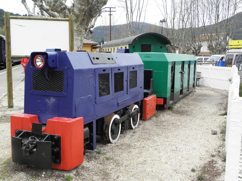 locotracteur LLD M345 BE et berline de transport de personnel (Mines de Loraine)