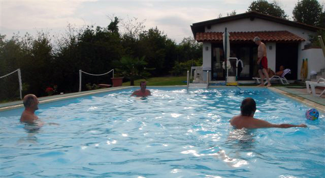 Spaß im hauseigenen Swimming Pool