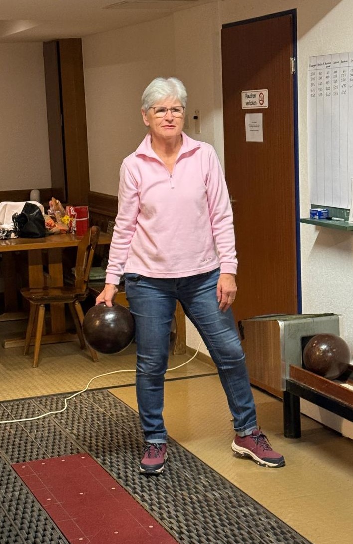 warten bis die Kegel bereit stehen