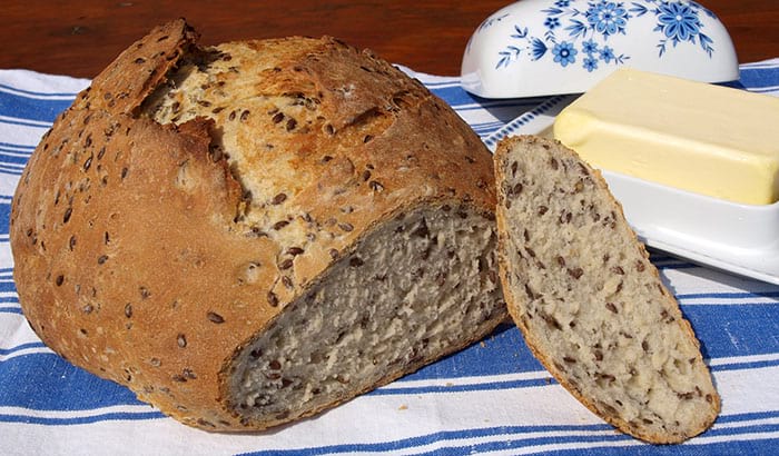 Dinkelmischbrot mit Buttermilch - hierzulande