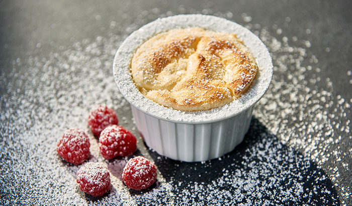 Quarksoufflé mit Himbeeren