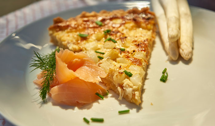 Spargel-Räucherfisch-Quiche