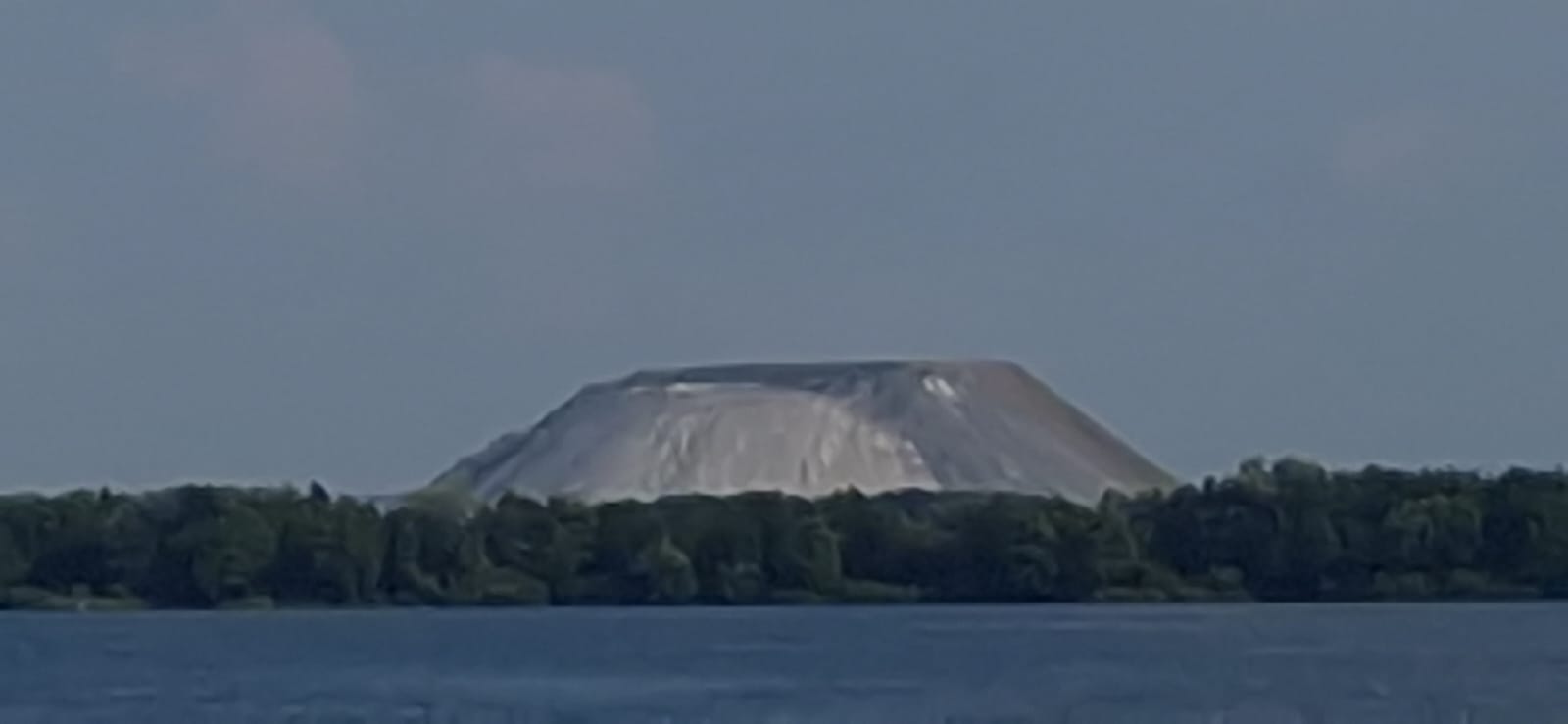Der Kalimanjaro beim Segeln vom Meer betrachtet