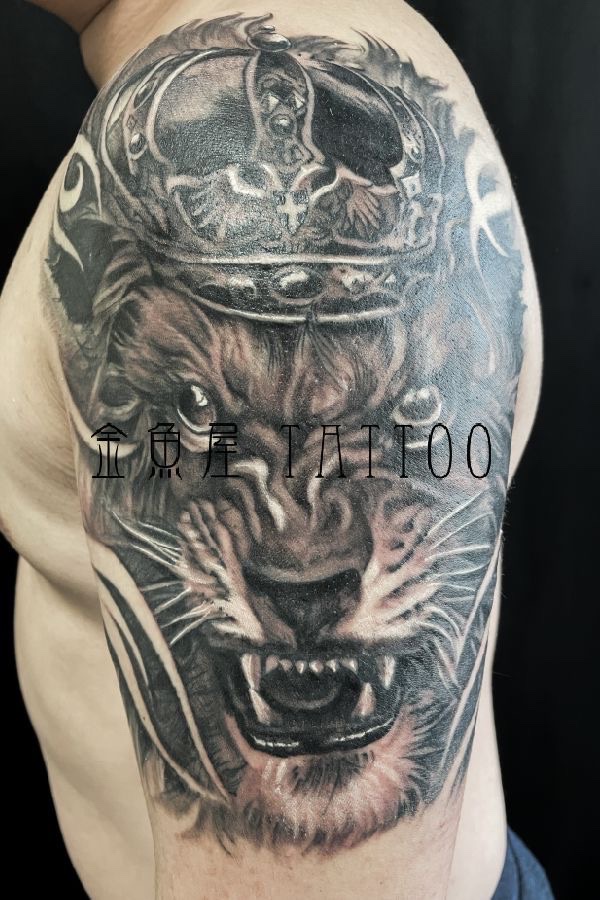 ライオンと王冠tattoo 静岡浜松のタトゥースタジオ 金魚屋tattoo