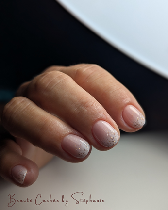 Pose babyboomer paillettes Ongles La Ravoire près Chambéry