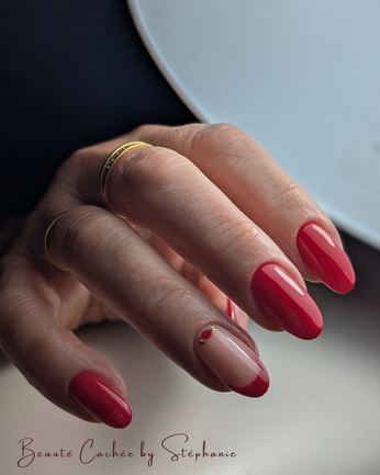 Pose rouge gel Salon de beauté La Ravoire