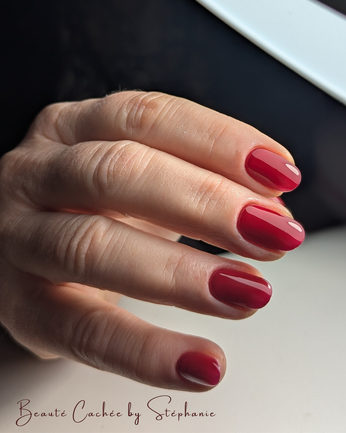 Pose rouge forme arrondie Salon de beauté La Ravoire