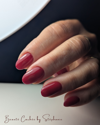 Pose rouge formes amandes Esthéticienne La Ravoire