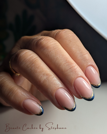 Gel nude french bleu et or Salon de beauté La Ravoire