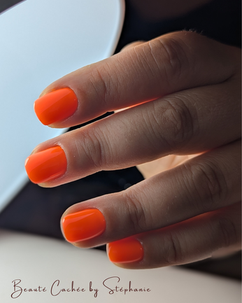 Semi permanent orange fluo Salon de beauté La Ravoire