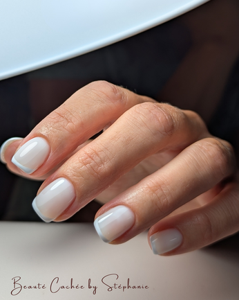 French blanc laiteux carré gel Beauté Cachée by Stéphanie
