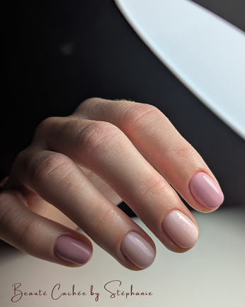 Pose rose pastel ongles courts Instituts de beauté La Ravoire 