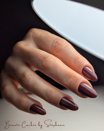 Pose semi permanent prune ongles amandes Institut de beauté La Ravoire