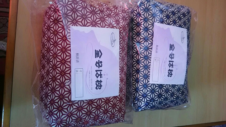 楽枕  11×15×27㎝  ¥1,300 読書、お昼寝に便利です