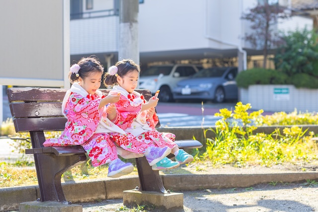 出張撮影 出張カメラマン ロケーション撮影 練馬区 白山神社 七五三 家族写真 記念写真 自然な姿 公園 女性カメラマン フォトグラファー