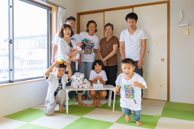 出張撮影　出張カメラマン　ロケーション撮影　女性カメラマン　お宮参り　自宅撮影　自然体　練馬区　光が丘