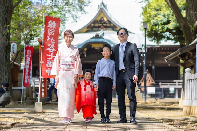 出張撮影　出張カメラマン　ロケーション撮影　春　七五三　鬼子母神堂　女性カメラマン　自然体