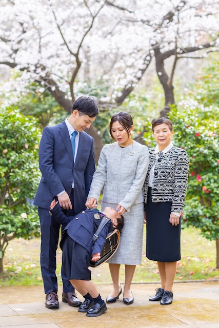 出張撮影 出張カメラマン ロケーション撮影 練馬区 光が丘 つばき園 桜 家族写真 入学記念 女性カメラマン フォトグラファー 自然