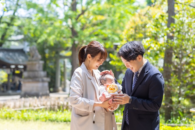 出張撮影　出張カメラマン　ロケーション撮影　練馬区　石神井氷川神社　女性カメラマン　記念写真　自然体　お宮参り